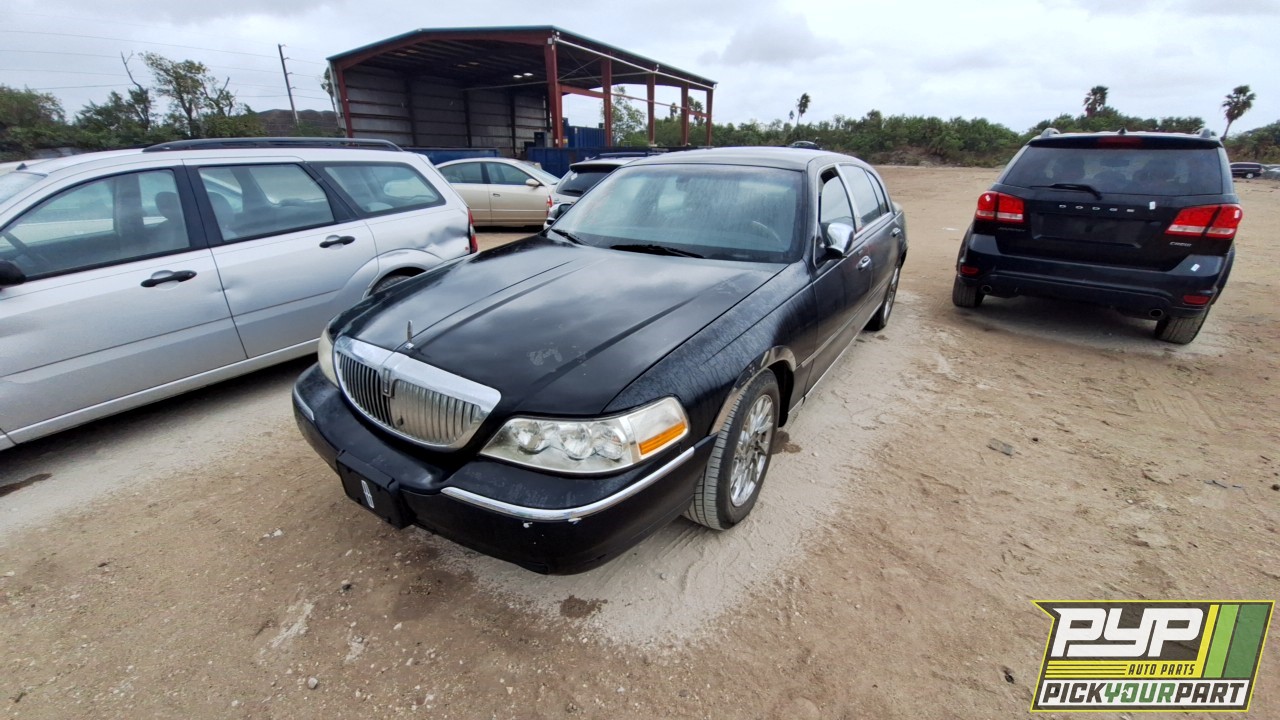 2005 LINCOLN TOWN CAR available for parts