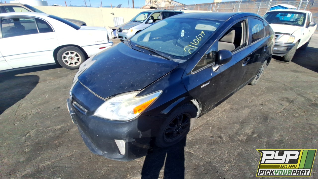 2013 TOYOTA PRIUS partes disponibles
