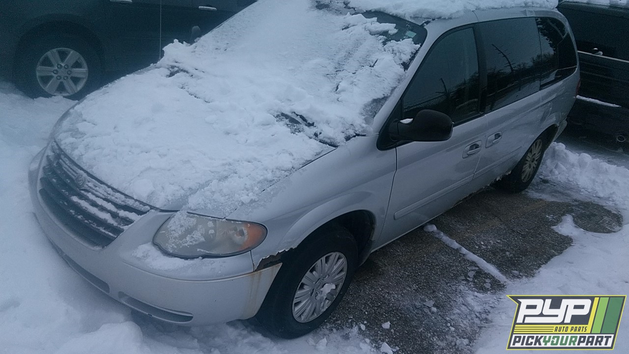 2006 CHRYSLER TOWN & COUNTRY available for parts