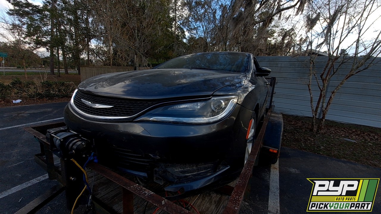 2015 CHRYSLER 200 partes disponibles