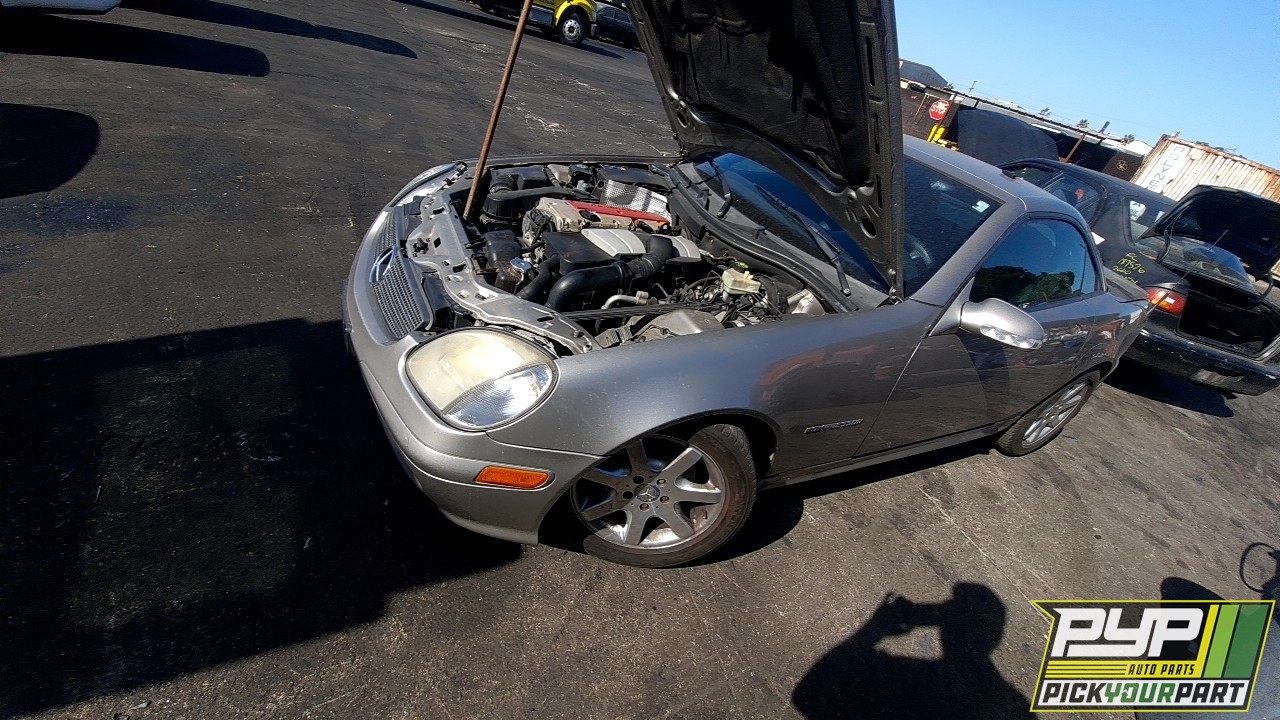 2003 MERCEDES-BENZ SLK230 partes disponibles