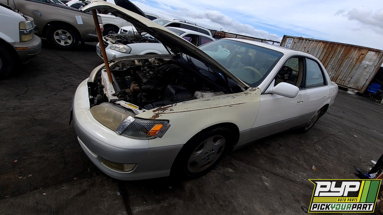 2000 LEXUS ES300 available for parts
