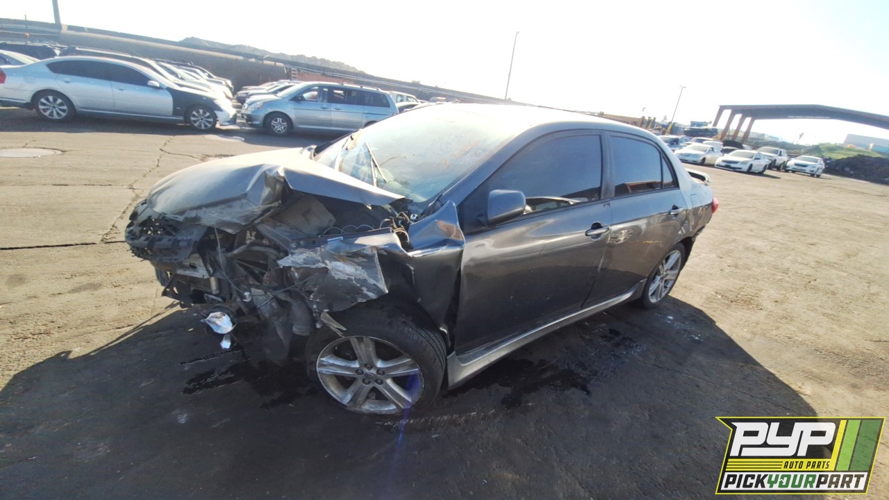 2013 TOYOTA COROLLA partes disponibles