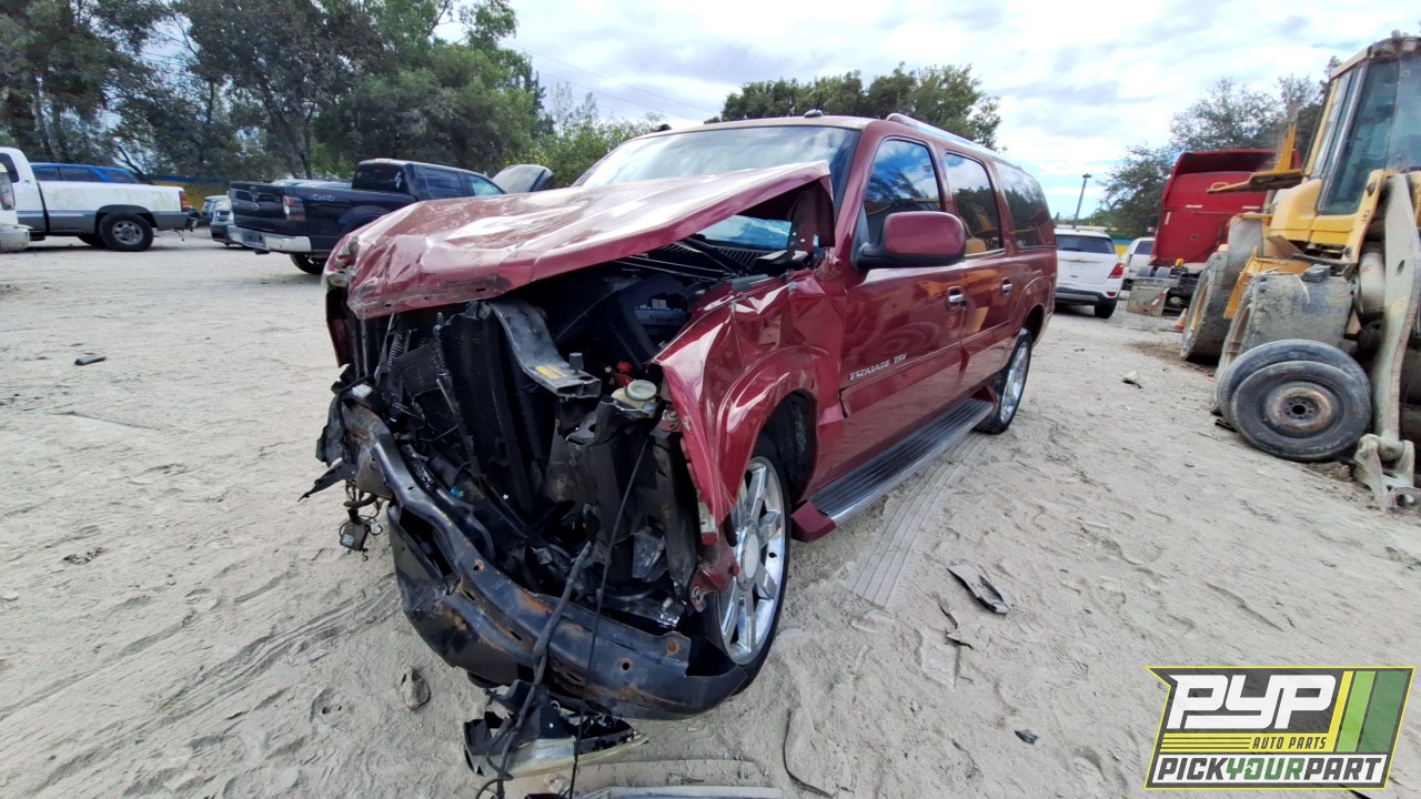 2004 CADILLAC ESCALADE ESV partes disponibles