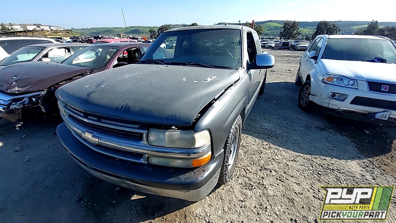 2001 CHEVROLET SILVERADO 1500 available for parts