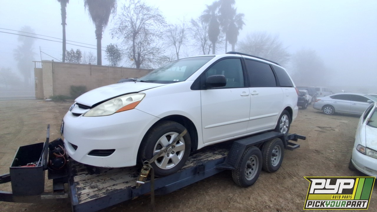2006 TOYOTA SIENNA available for parts