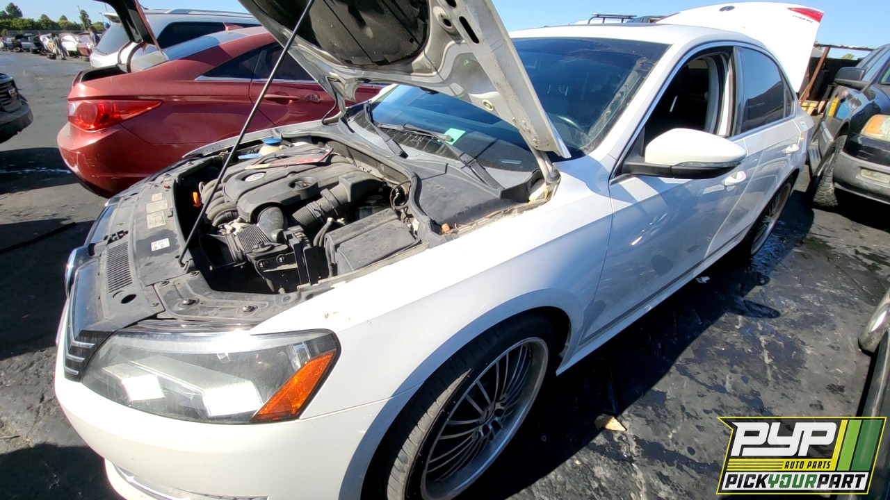 2012 VOLKSWAGEN PASSAT partes disponibles