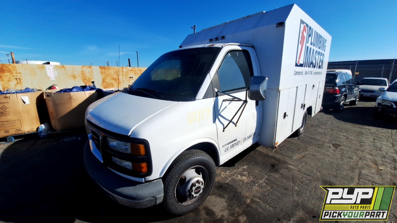 2002 GMC SAVANA 1500 available for parts