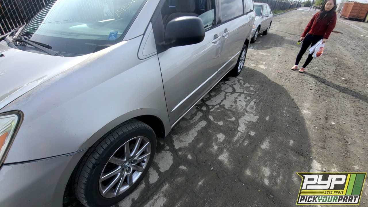 2005 TOYOTA SIENNA partes disponibles
