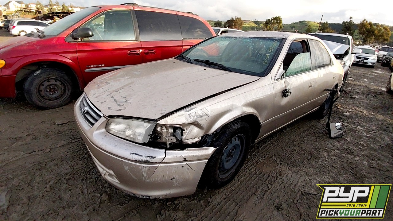 2001 TOYOTA CAMRY partes disponibles