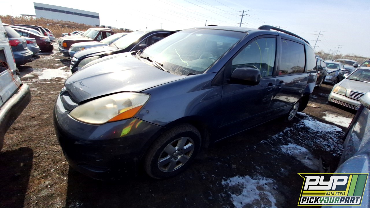 2006 TOYOTA SIENNA available for parts