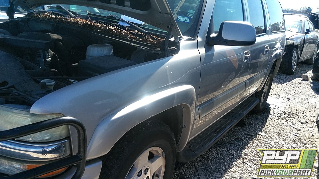 2004 CHEVROLET SUBURBAN 1500 partes disponibles