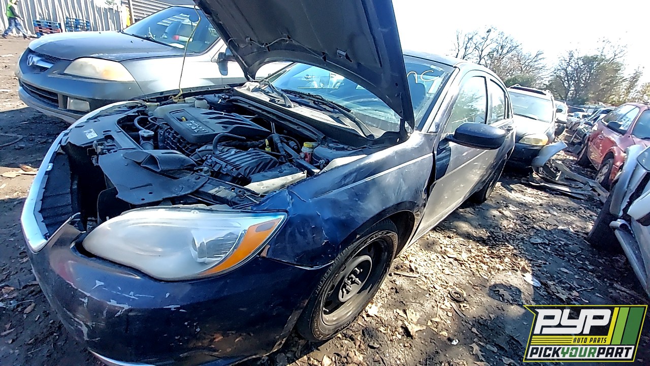 2014 CHRYSLER 200 partes disponibles