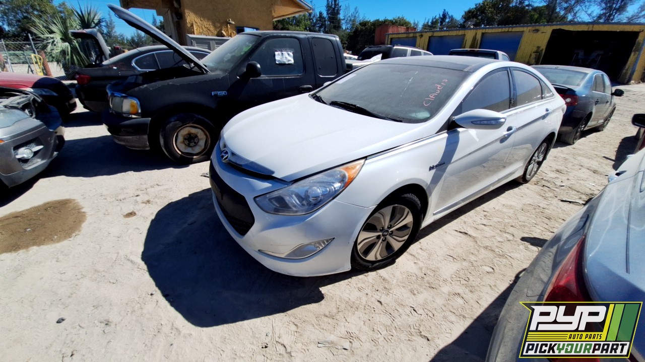 2013 HYUNDAI SONATA available for parts