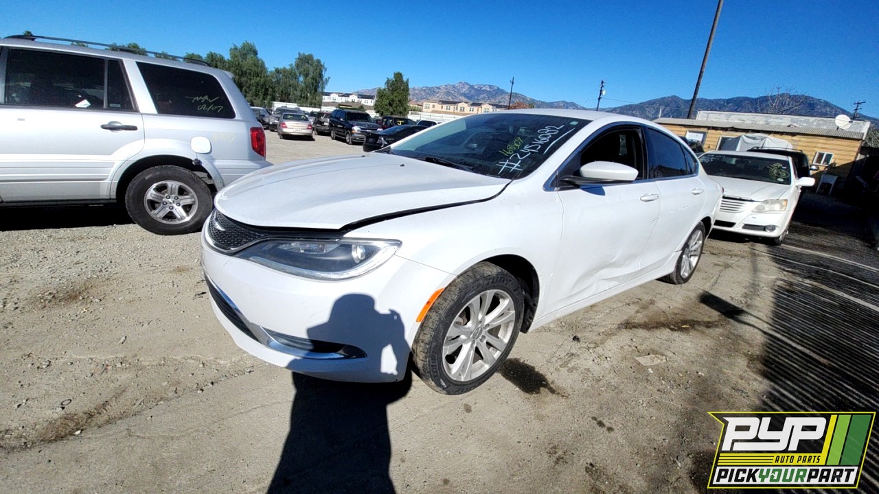 2015 CHRYSLER 200 partes disponibles