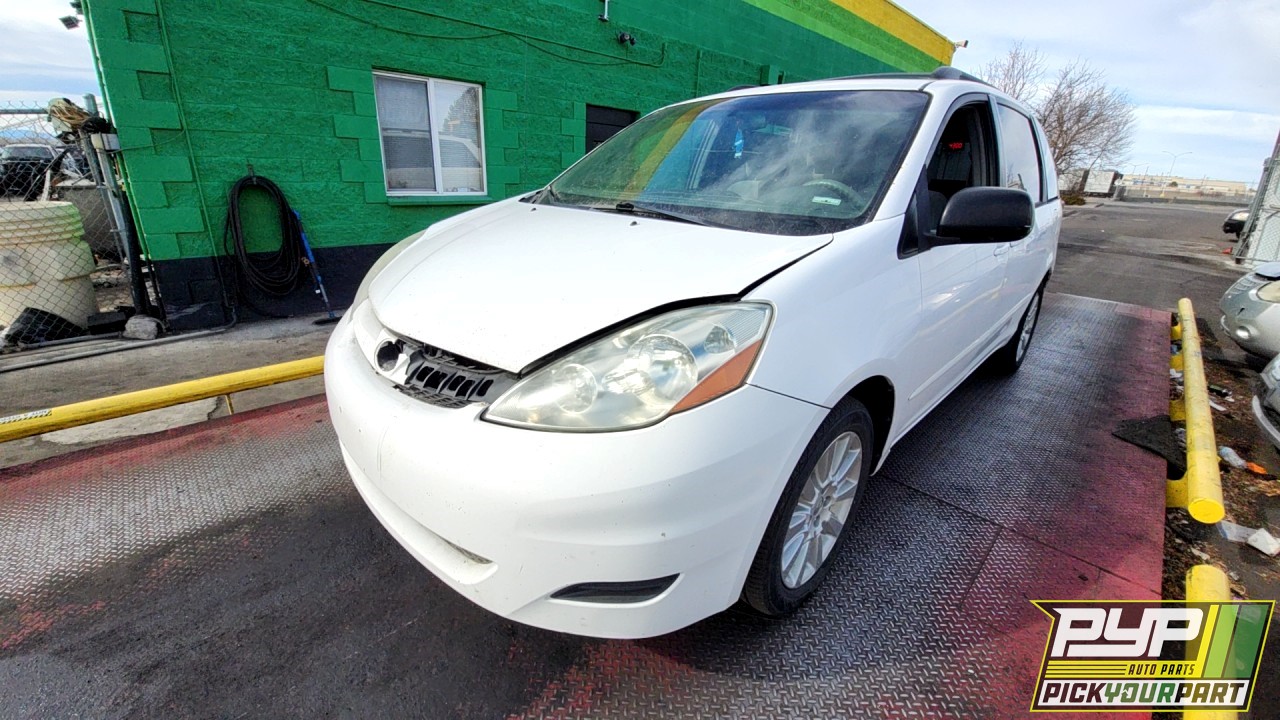 2006 TOYOTA SIENNA available for parts