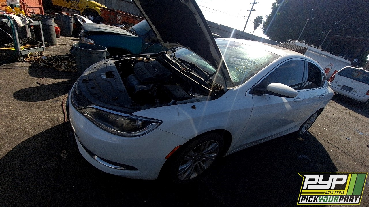 2015 CHRYSLER 200 partes disponibles