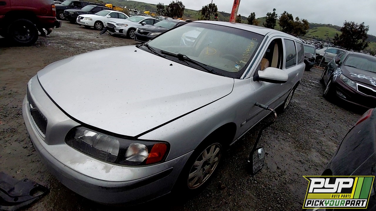 2002 VOLVO V70 partes disponibles