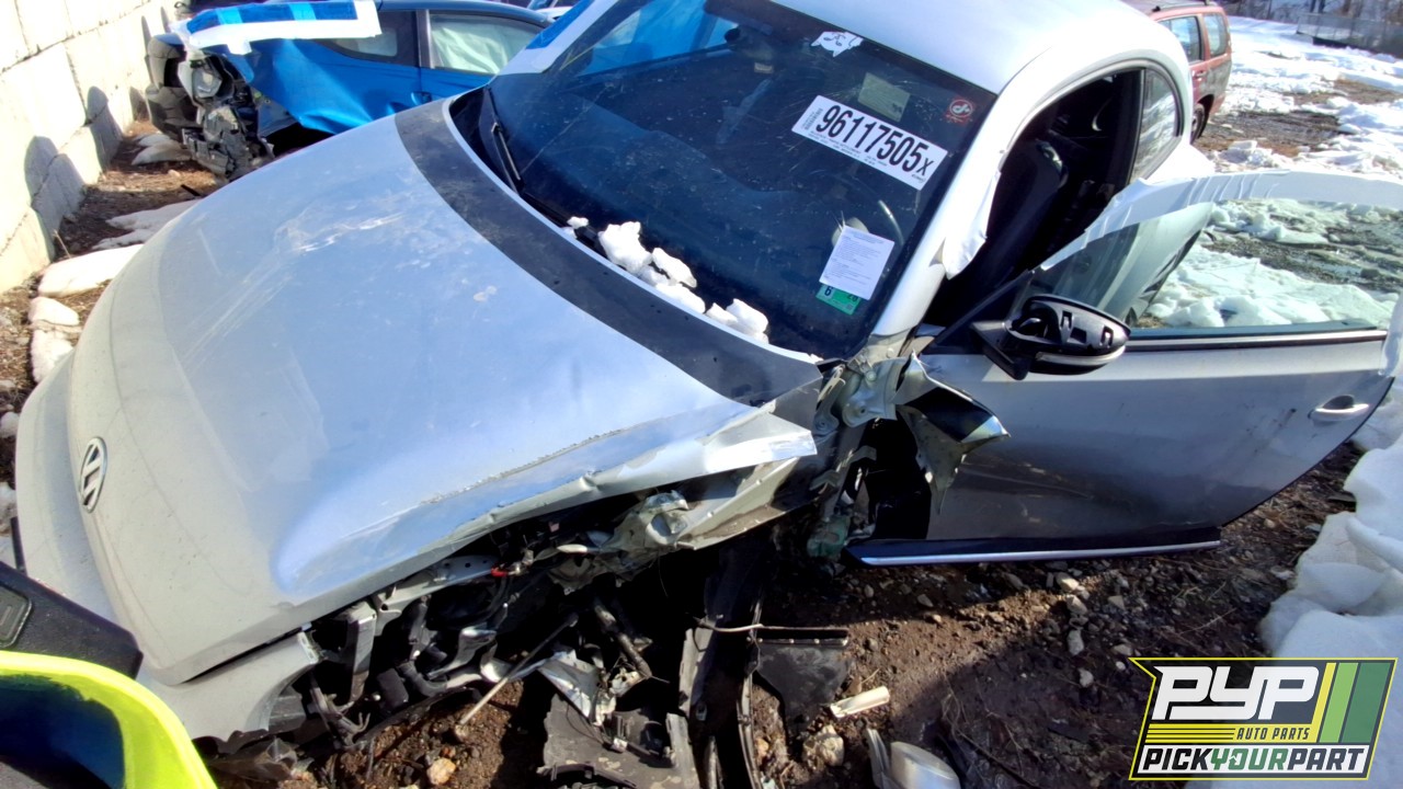 2014 VOLKSWAGEN BEETLE partes disponibles