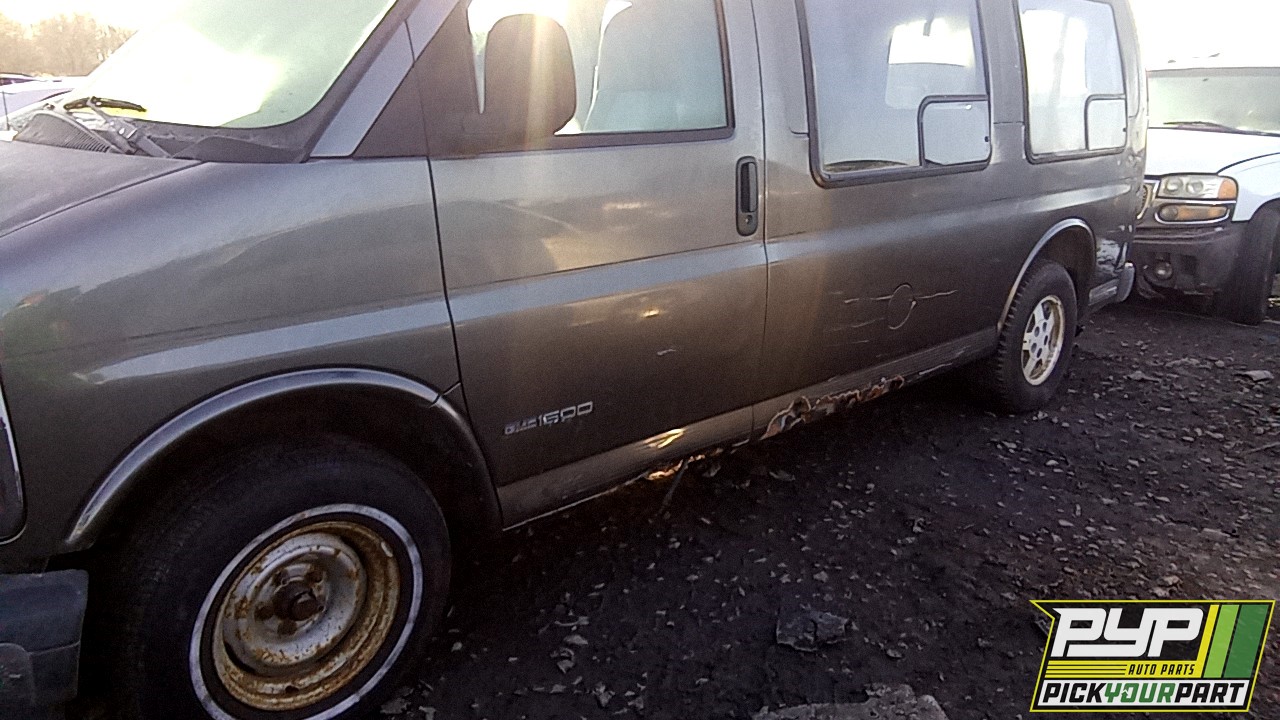2000 GMC SAVANA 1500 available for parts