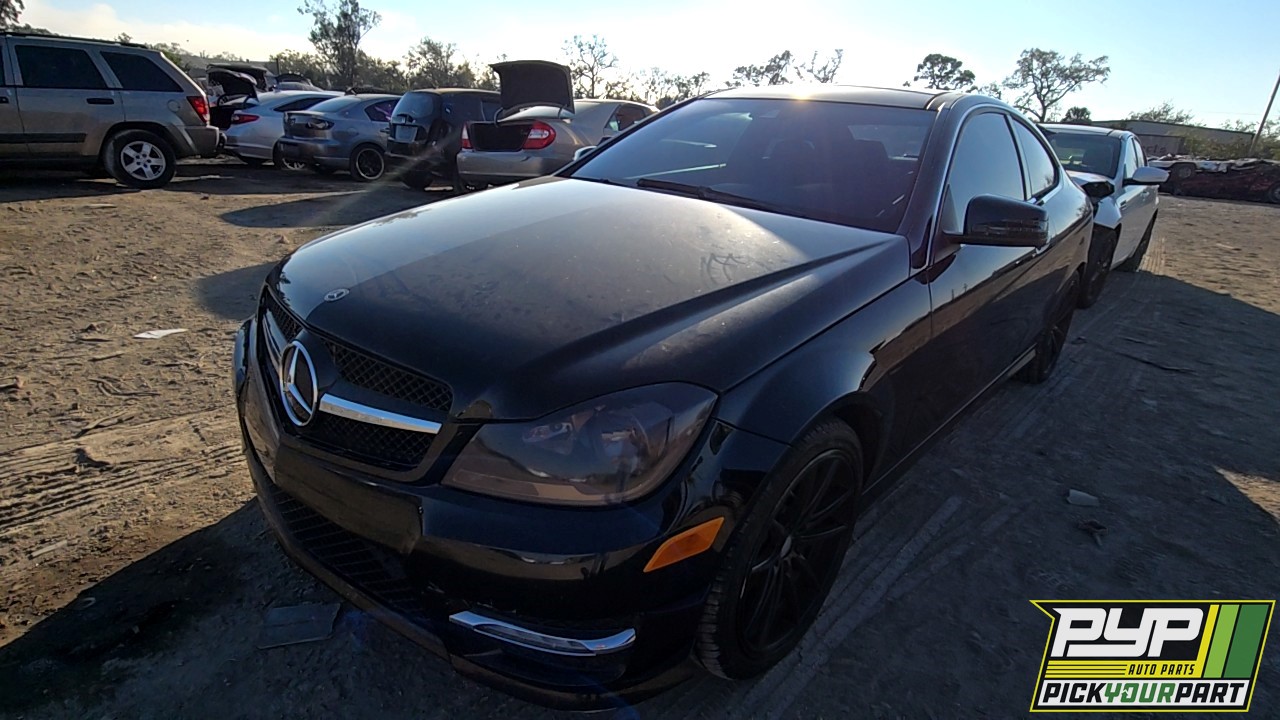 2013 MERCEDES-BENZ C250 partes disponibles