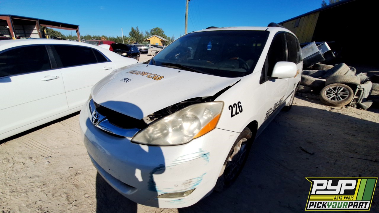2006 TOYOTA SIENNA available for parts