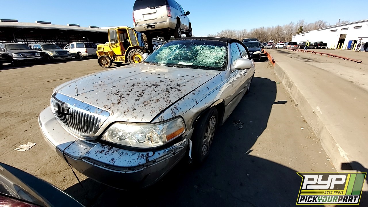 2003 LINCOLN TOWN CAR partes disponibles