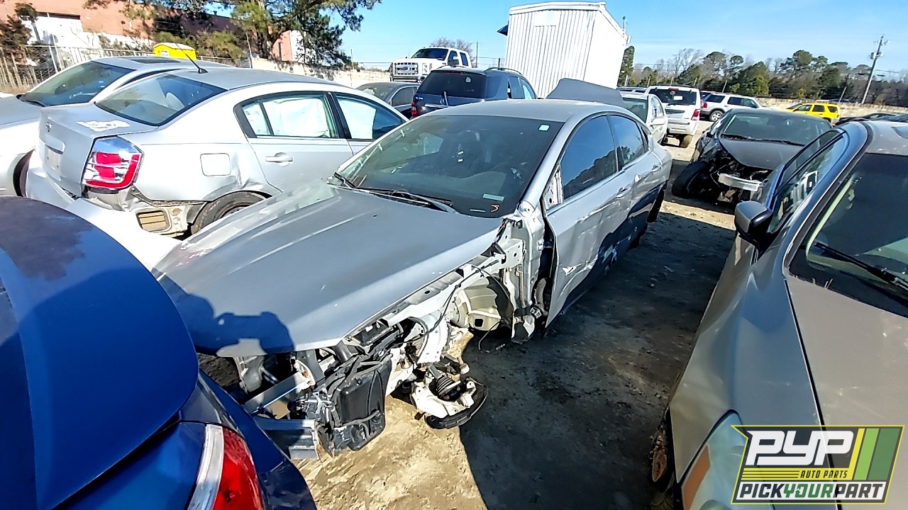 2015 CHRYSLER 200 available for parts