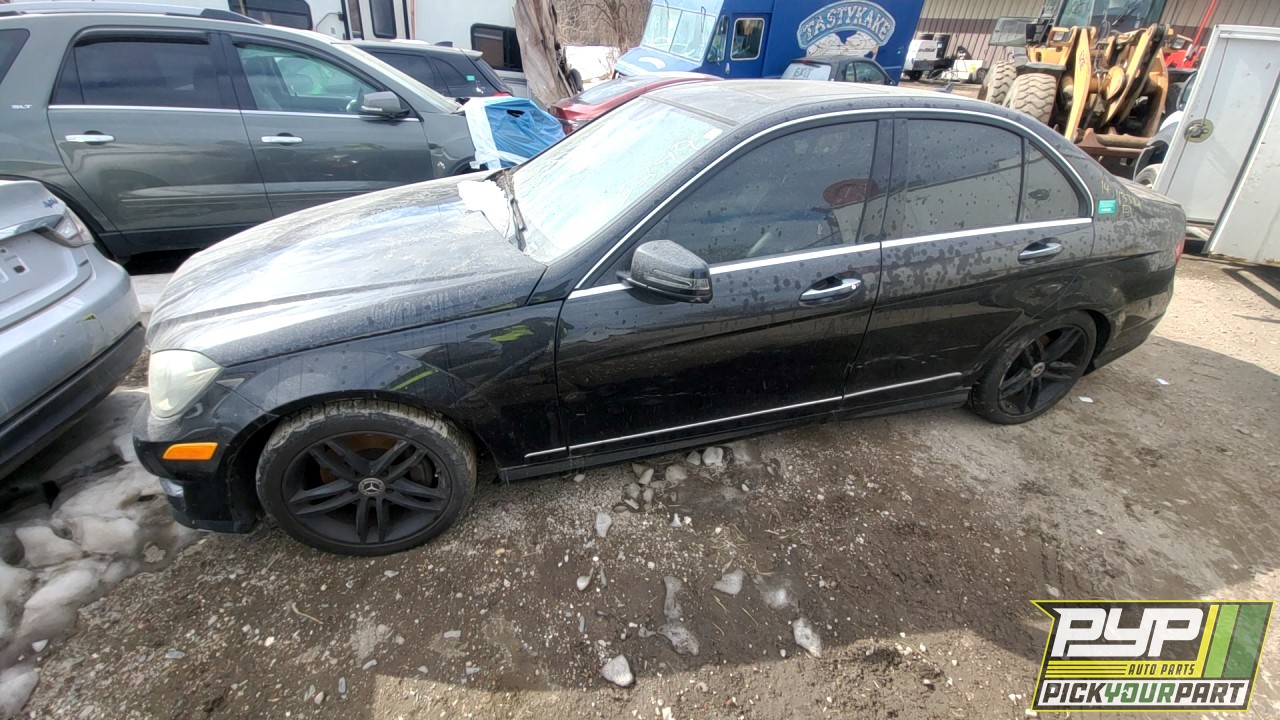 2014 MERCEDES-BENZ C300 partes disponibles