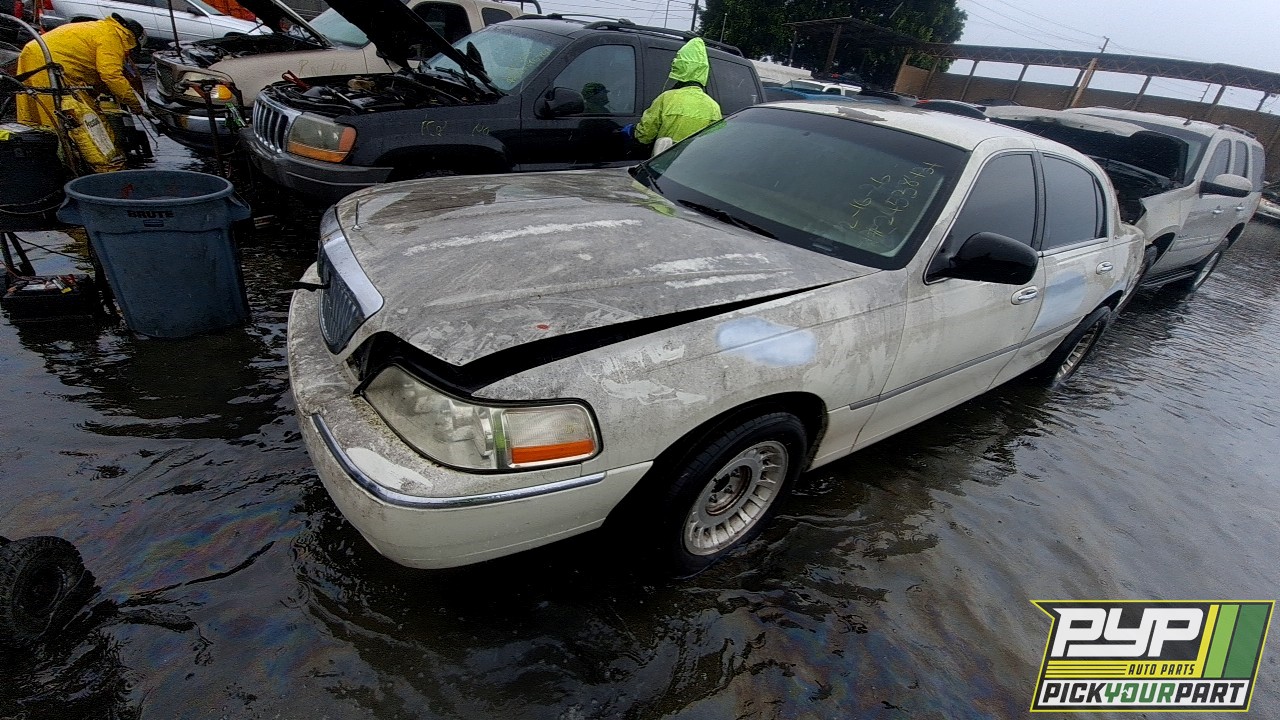 2004 LINCOLN TOWN CAR partes disponibles