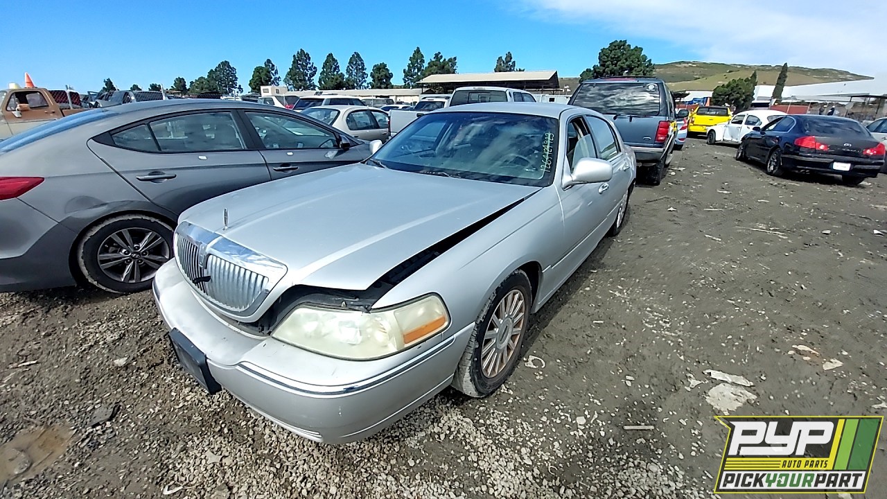 2004 LINCOLN TOWN CAR available for parts