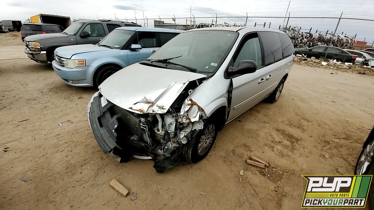 2005 CHRYSLER TOWN & COUNTRY available for parts
