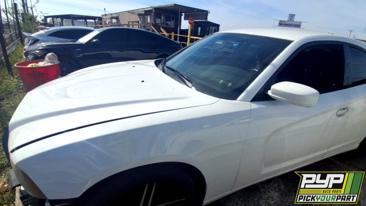 2013 DODGE CHARGER partes disponibles