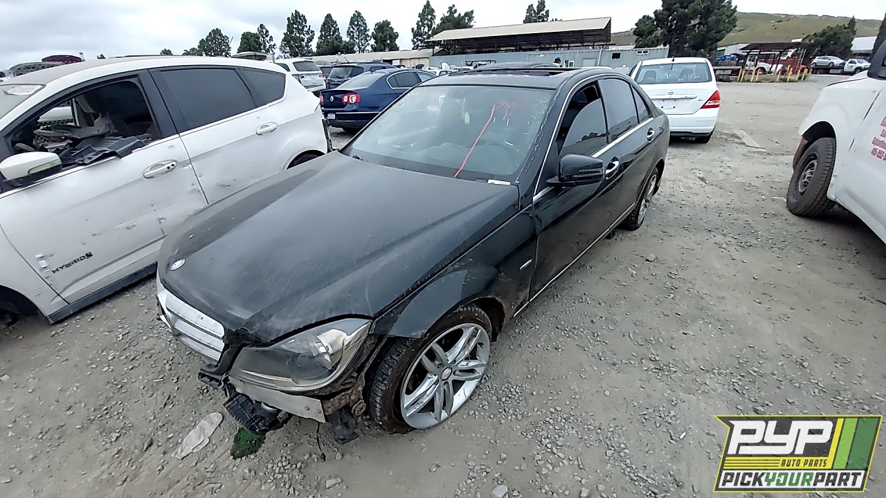 2012 MERCEDES-BENZ C250 partes disponibles