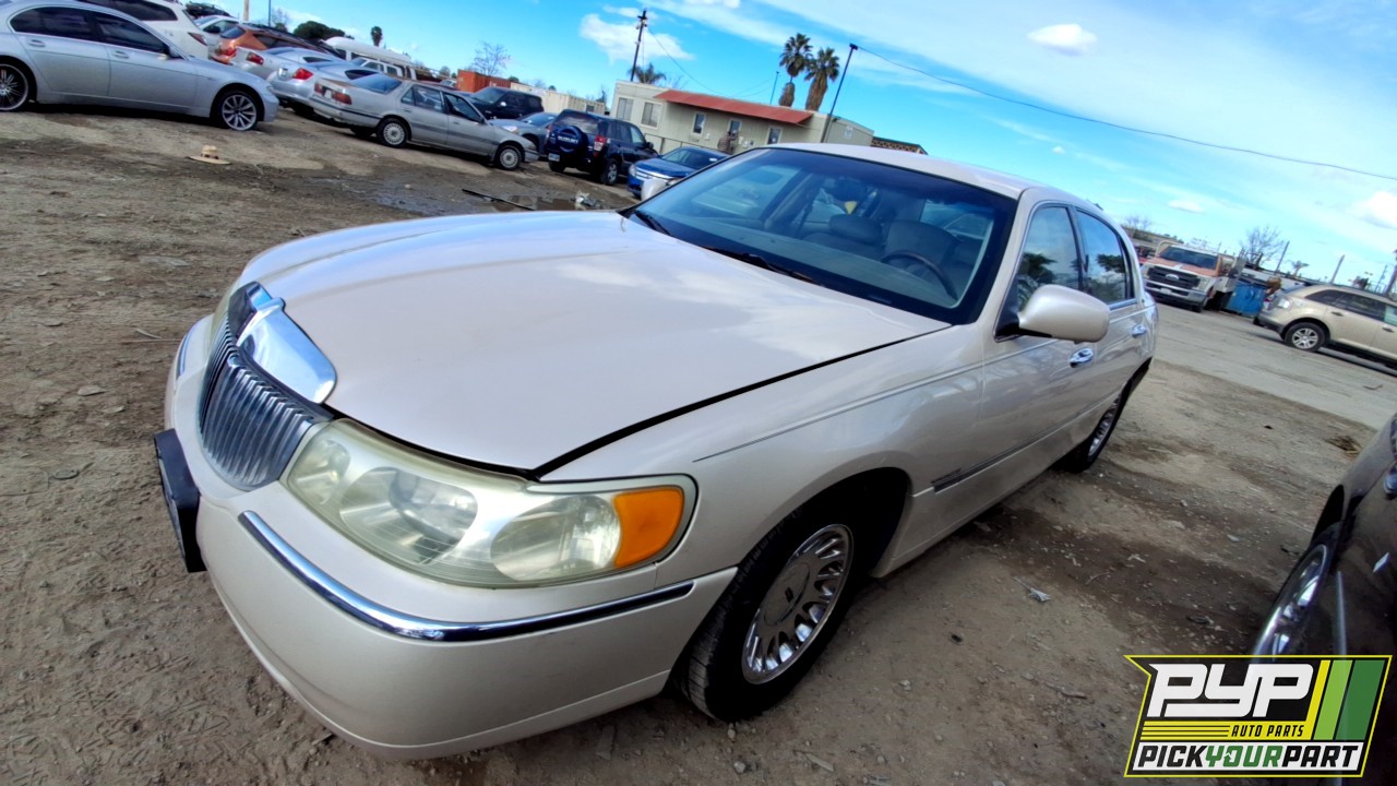 2001 LINCOLN TOWN CAR partes disponibles