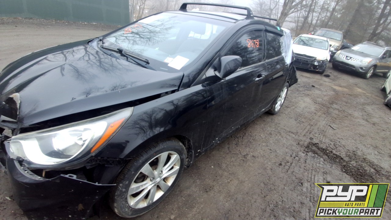 2013 HYUNDAI ACCENT partes disponibles