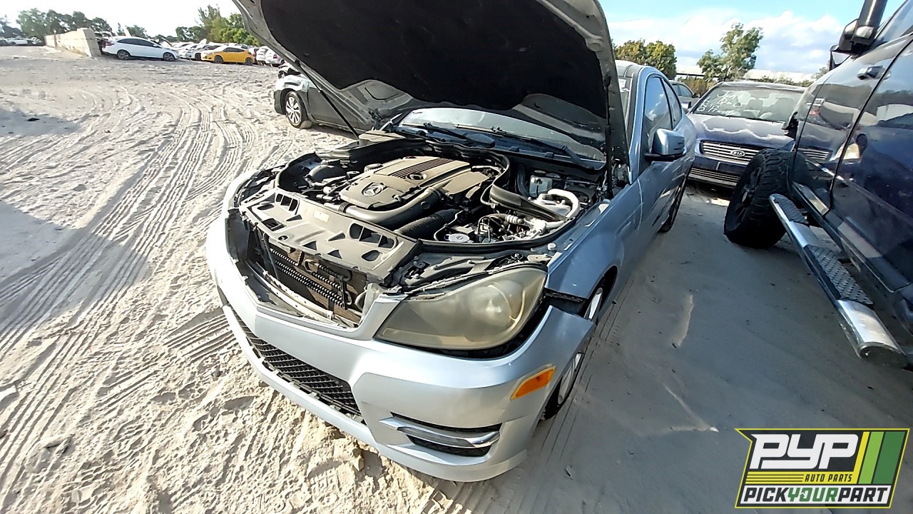 2013 MERCEDES-BENZ C250 partes disponibles