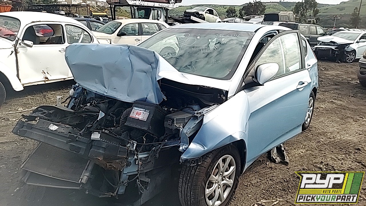 2012 HYUNDAI ACCENT partes disponibles