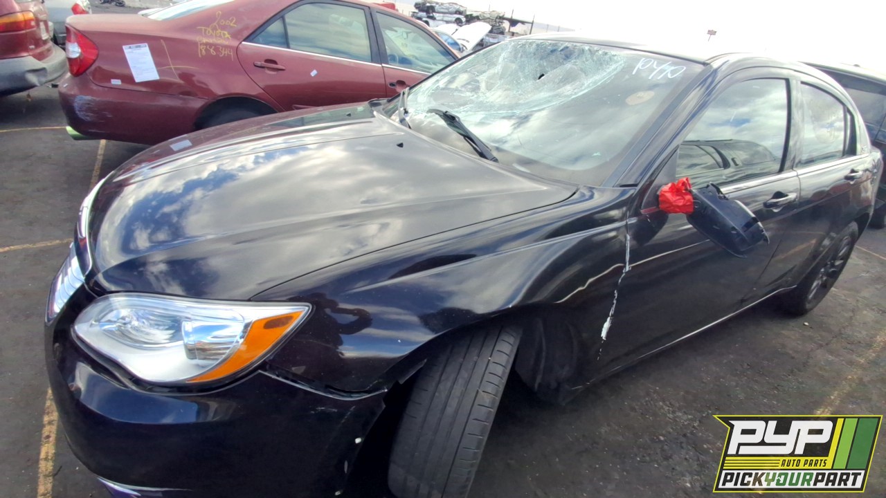 2014 CHRYSLER 200 partes disponibles