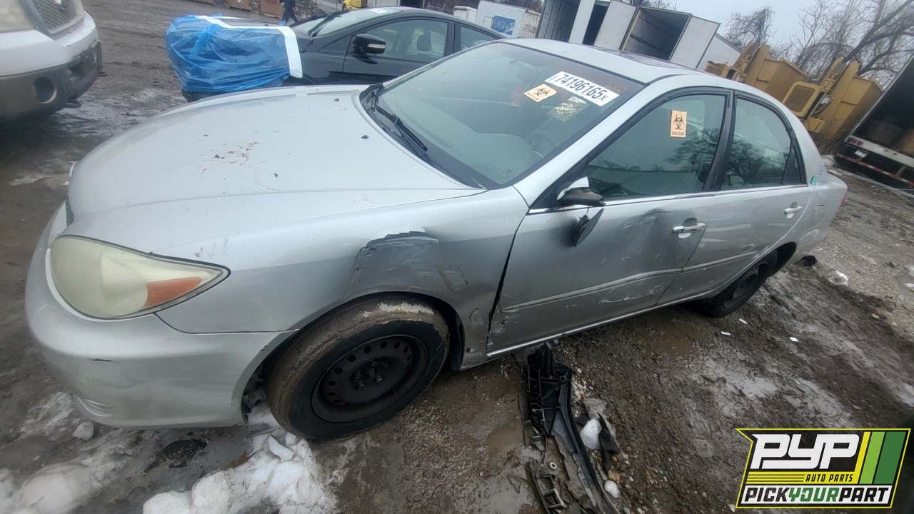 2004 TOYOTA CAMRY partes disponibles