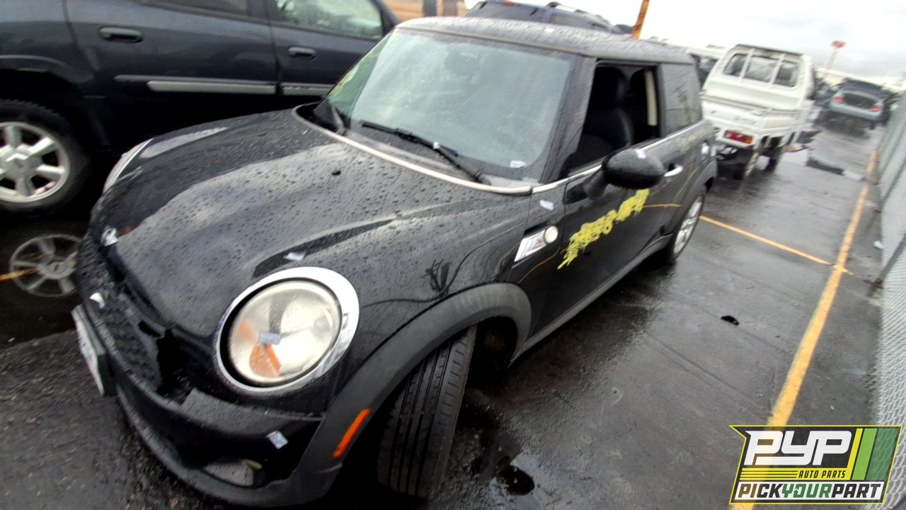 2013 MINI COOPER partes disponibles