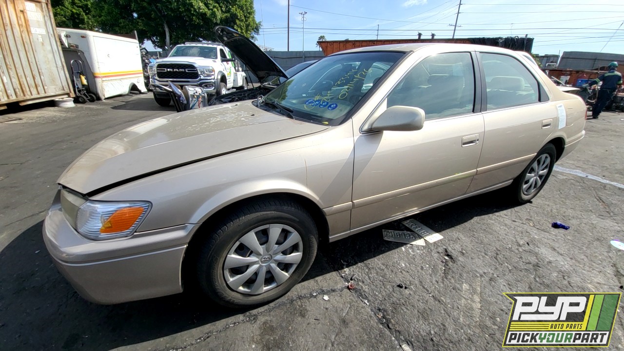 2000 TOYOTA CAMRY partes disponibles