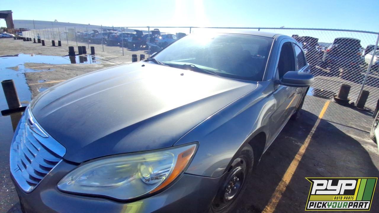 2012 CHRYSLER 200 partes disponibles