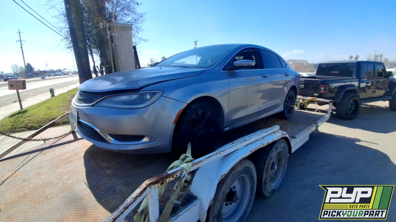 2015 CHRYSLER 200 partes disponibles