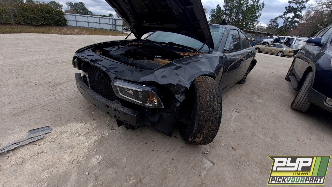 2013 DODGE CHARGER partes disponibles