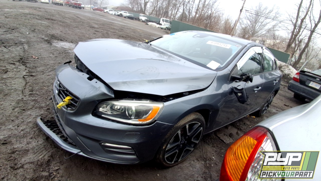 2017 VOLVO S60 partes disponibles