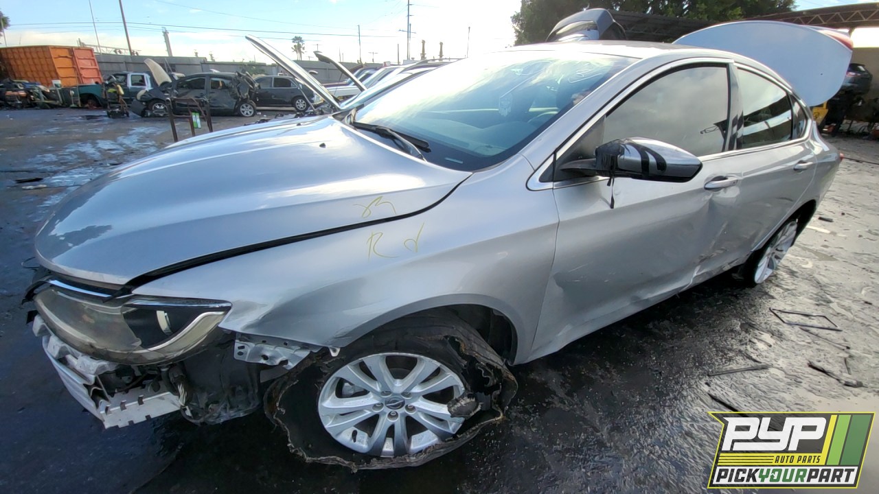 2017 CHRYSLER 200 partes disponibles