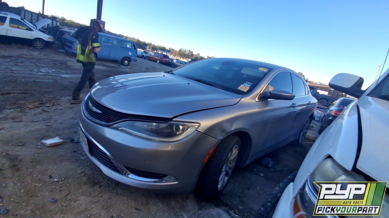 2016 CHRYSLER 200 partes disponibles