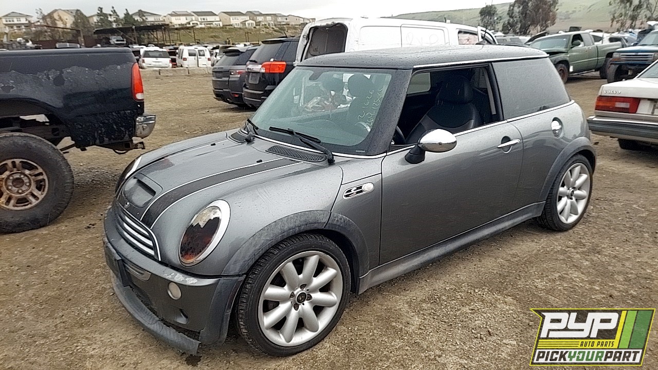 2006 MINI COOPER partes disponibles