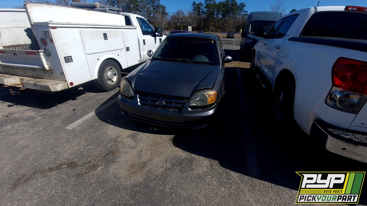 2003 HYUNDAI ACCENT partes disponibles